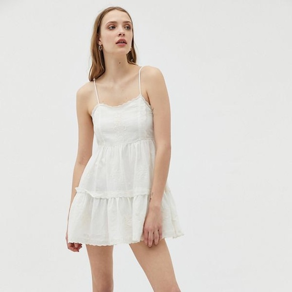 Uo Hanna Embroidered Scalloped Babydoll 